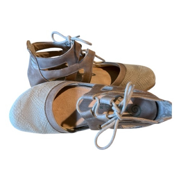 NAOT KATA stylish beige lizard/leather shoe, size 38/7.5 - Picture 4 of 9